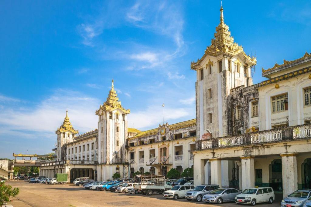Clover City Center Plus Hotel Yangon Dış mekan fotoğraf