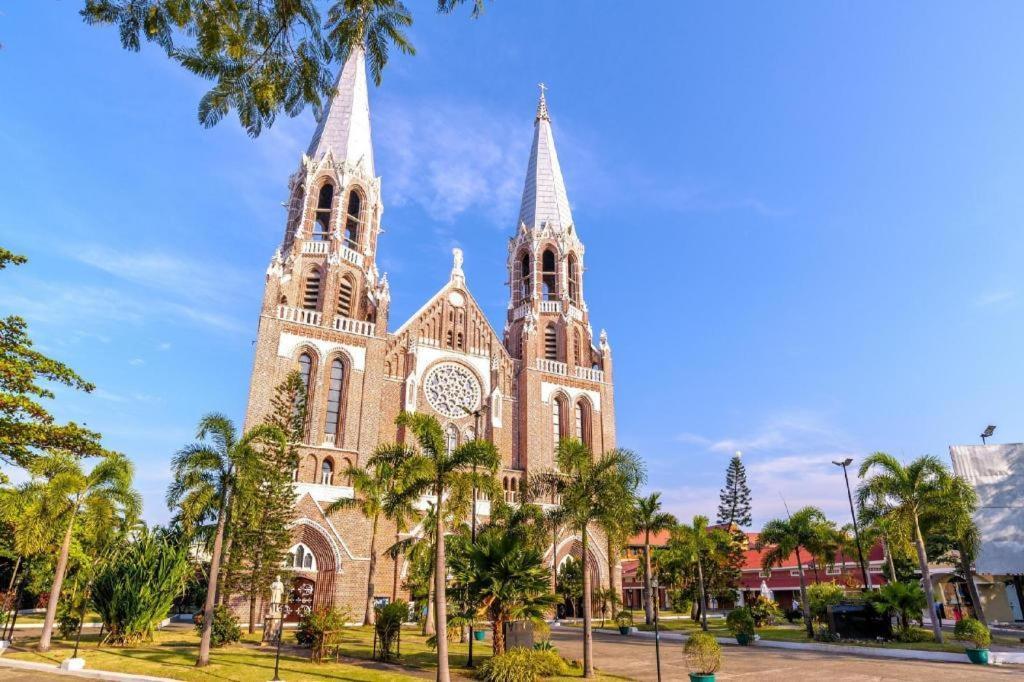Clover City Center Plus Hotel Yangon Dış mekan fotoğraf